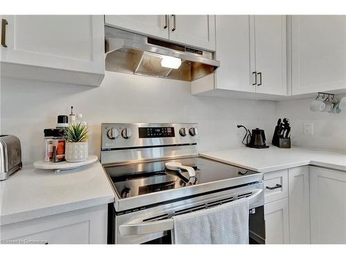 104 Parkside Drive, St. Catharines, ON - Indoor Photo Showing Kitchen