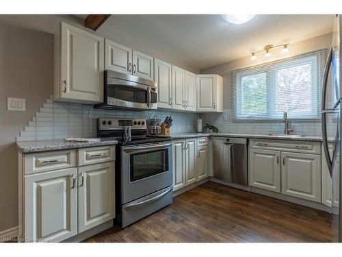 54-33 Rochelle Avenue, Hamilton, ON - Indoor Photo Showing Kitchen With Stainless Steel Kitchen With Upgraded Kitchen