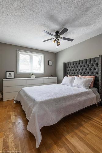 54-33 Rochelle Avenue, Hamilton, ON - Indoor Photo Showing Bedroom