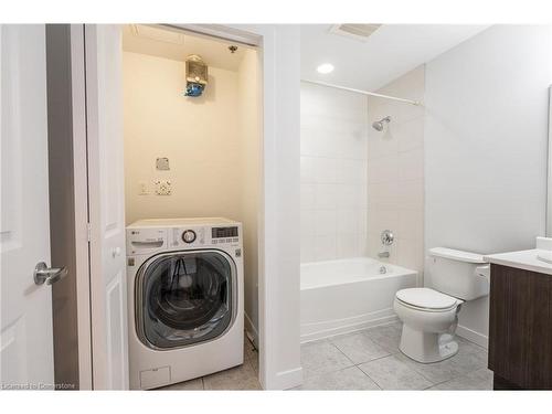 308-90 Charlton Avenue W, Hamilton, ON - Indoor Photo Showing Laundry Room