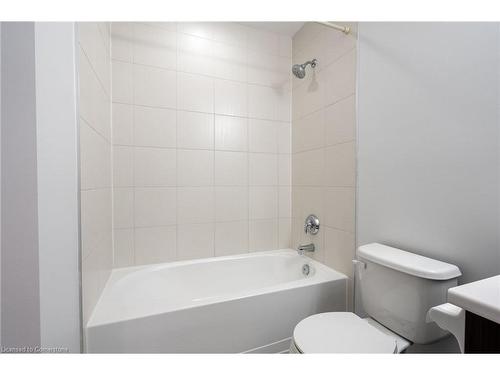 308-90 Charlton Avenue W, Hamilton, ON - Indoor Photo Showing Bathroom