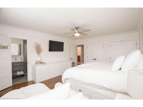 493 Wicklow Road, Burlington, ON - Indoor Photo Showing Bedroom