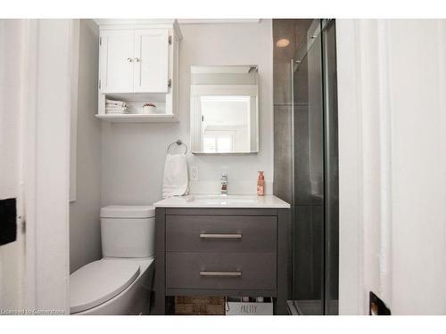 493 Wicklow Road, Burlington, ON - Indoor Photo Showing Bathroom