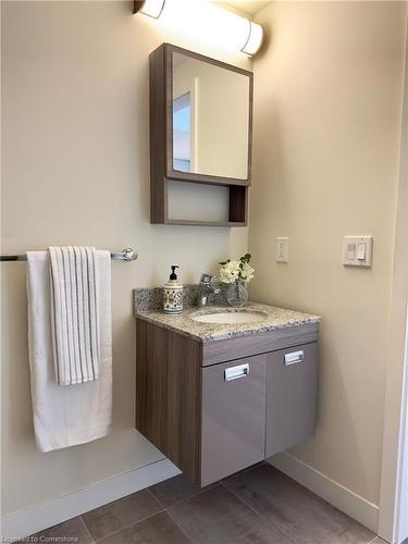 301-257 Hemlock Street Street, Waterloo, ON - Indoor Photo Showing Bathroom