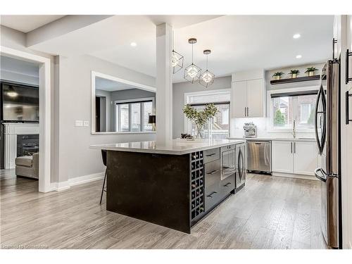 88 Mcknight Avenue, Waterdown, ON - Indoor Photo Showing Kitchen With Upgraded Kitchen