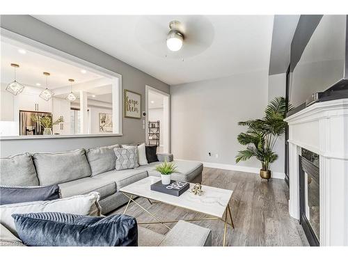 88 Mcknight Avenue, Waterdown, ON - Indoor Photo Showing Living Room