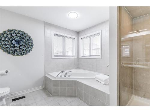 88 Mcknight Avenue, Waterdown, ON - Indoor Photo Showing Bathroom