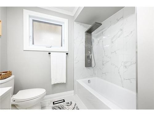 12 Solomon Crescent, Hamilton, ON - Indoor Photo Showing Bathroom