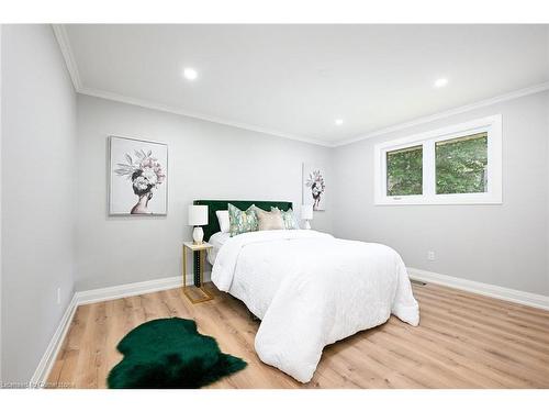 12 Solomon Crescent, Hamilton, ON - Indoor Photo Showing Bedroom