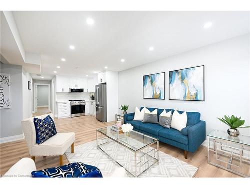 12 Solomon Crescent, Hamilton, ON - Indoor Photo Showing Living Room