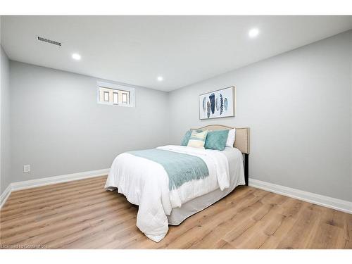 12 Solomon Crescent, Hamilton, ON - Indoor Photo Showing Bedroom