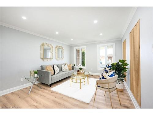 12 Solomon Crescent, Hamilton, ON - Indoor Photo Showing Living Room