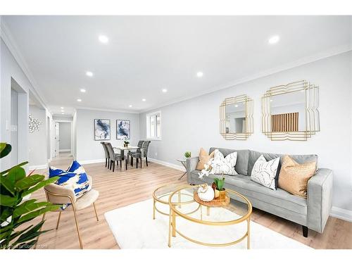 12 Solomon Crescent, Hamilton, ON - Indoor Photo Showing Living Room