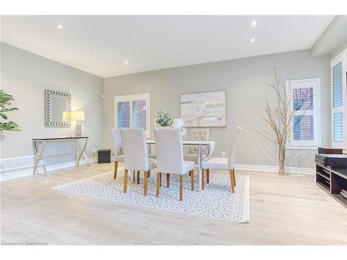 96 Glenmeadow Crescent, Stoney Creek, ON - Indoor Photo Showing Dining Room