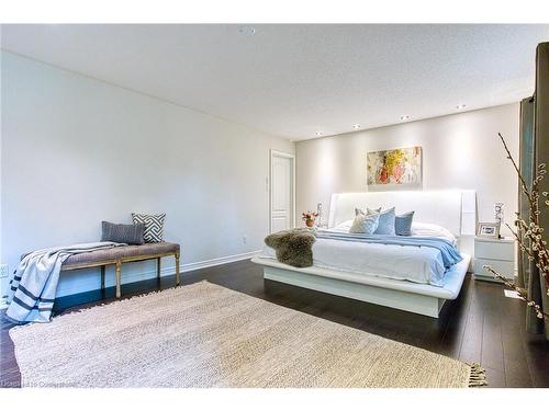 96 Glenmeadow Crescent, Stoney Creek, ON - Indoor Photo Showing Bedroom