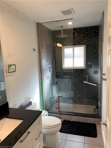 86 Shadyside Avenue, Hamilton, ON - Indoor Photo Showing Bathroom