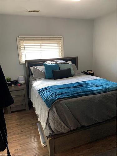 86 Shadyside Avenue, Hamilton, ON - Indoor Photo Showing Bedroom