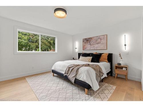 332 Swinburne Road, Burlington, ON - Indoor Photo Showing Bedroom