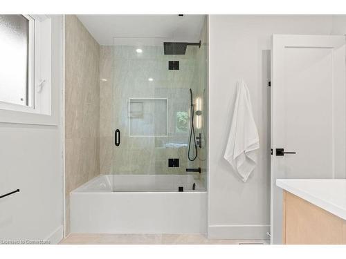 332 Swinburne Road, Burlington, ON - Indoor Photo Showing Bathroom