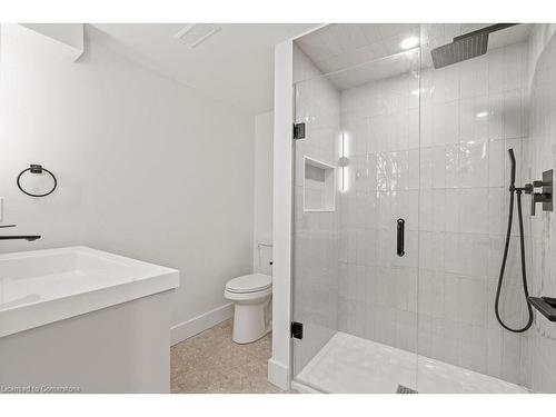 332 Swinburne Road, Burlington, ON - Indoor Photo Showing Bathroom