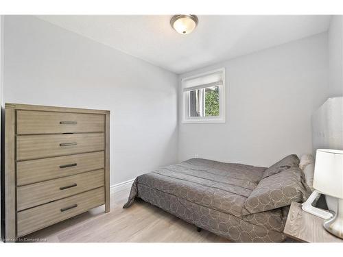 61-25 Linfield Drive, St. Catharines, ON - Indoor Photo Showing Bedroom