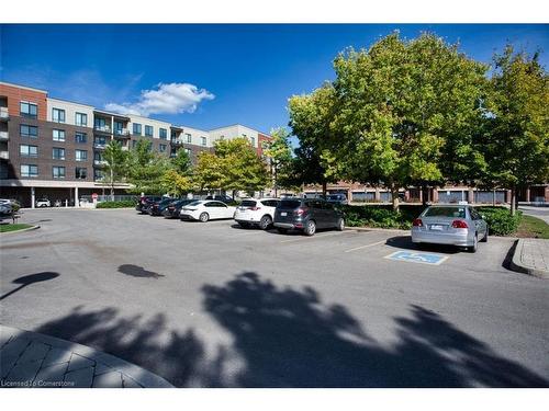 906-2391 Central Park Drive, Oakville, ON - Outdoor