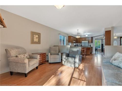 95 First Road W, Stoney Creek, ON - Indoor Photo Showing Living Room