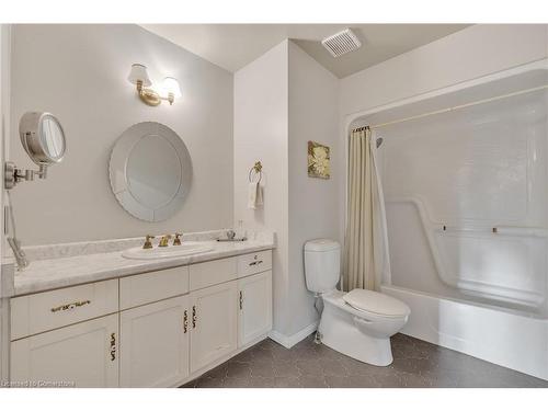 95 First Road W, Stoney Creek, ON - Indoor Photo Showing Bathroom