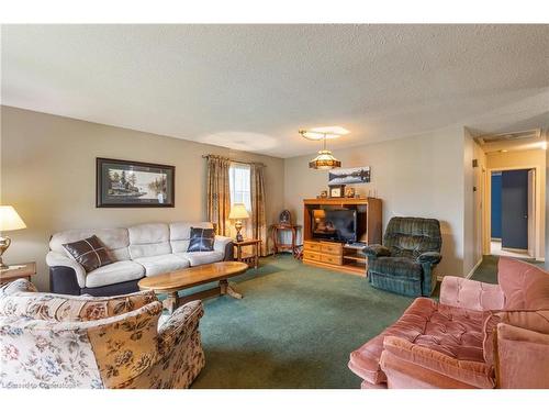 9 Westdale Avenue, Port Dover, ON - Indoor Photo Showing Living Room