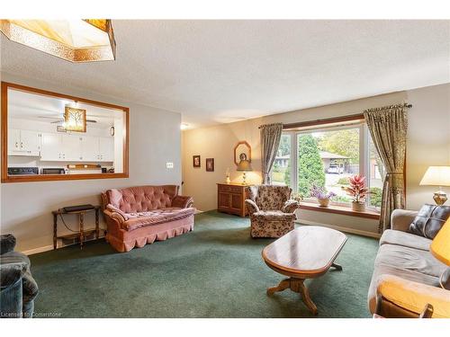 9 Westdale Avenue, Port Dover, ON - Indoor Photo Showing Living Room