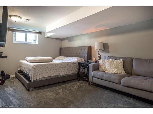 485 Catharine Street N, Hamilton, ON - Indoor Photo Showing Bedroom