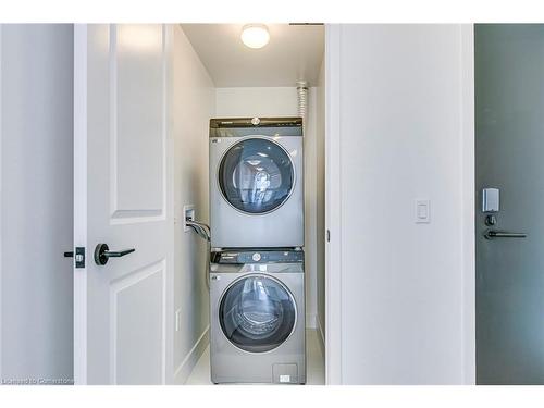 230-2343 Khalsa Gate, Oakville, ON - Indoor Photo Showing Laundry Room