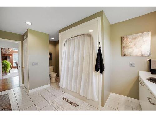 53 Harrison Road, Caledonia, ON - Indoor Photo Showing Kitchen