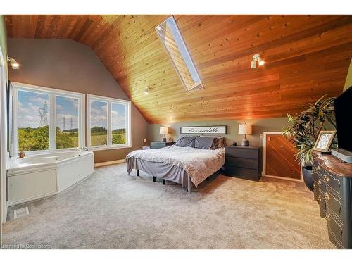 53 Harrison Road, Caledonia, ON - Indoor Photo Showing Bedroom