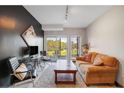 53 Harrison Road, Caledonia, ON - Indoor Photo Showing Living Room