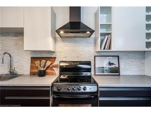 314 Hunter Street W, Hamilton, ON - Indoor Photo Showing Kitchen