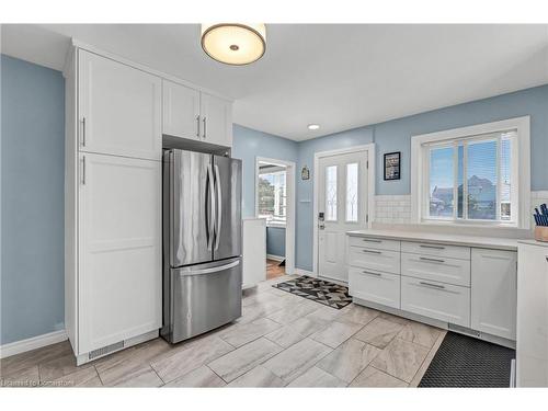 53 Paling Court, Hamilton, ON - Indoor Photo Showing Kitchen