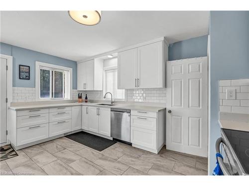 53 Paling Court, Hamilton, ON - Indoor Photo Showing Kitchen