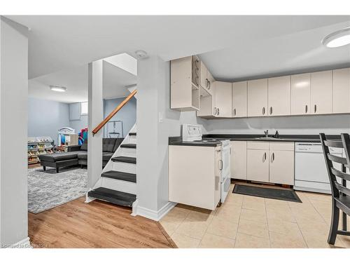 53 Paling Court, Hamilton, ON - Indoor Photo Showing Kitchen