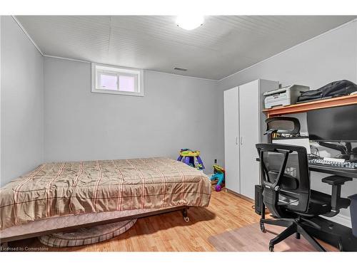 53 Paling Court, Hamilton, ON - Indoor Photo Showing Bedroom