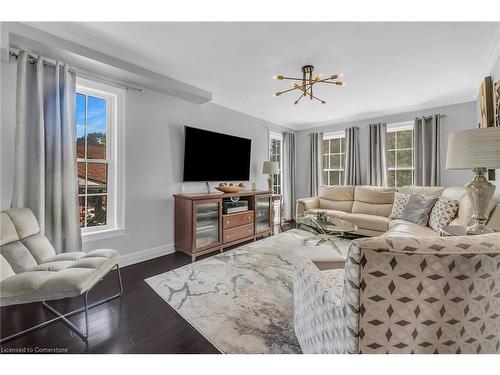 42 Ross Street, Caledonia, ON - Indoor Photo Showing Living Room