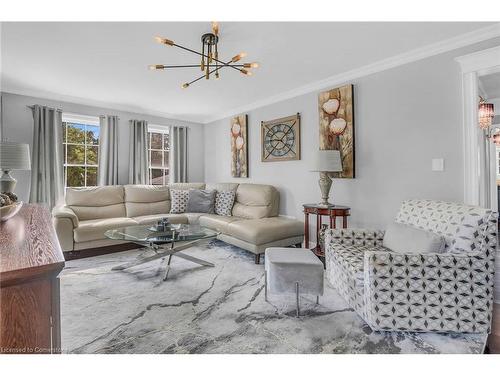 42 Ross Street, Caledonia, ON - Indoor Photo Showing Living Room