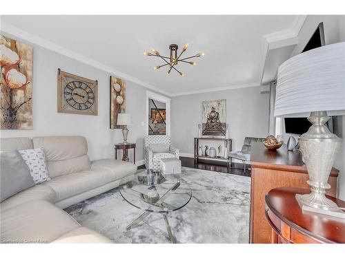 42 Ross Street, Caledonia, ON - Indoor Photo Showing Living Room