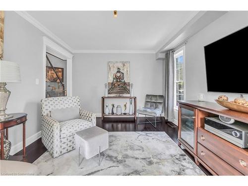 42 Ross Street, Caledonia, ON - Indoor Photo Showing Living Room