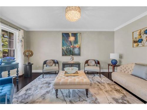 42 Ross Street, Caledonia, ON - Indoor Photo Showing Living Room