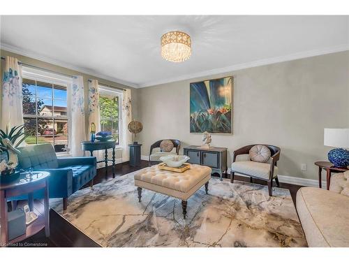 42 Ross Street, Caledonia, ON - Indoor Photo Showing Living Room