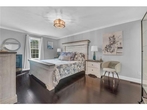 42 Ross Street, Caledonia, ON - Indoor Photo Showing Bedroom