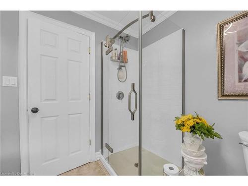 42 Ross Street, Caledonia, ON - Indoor Photo Showing Bathroom