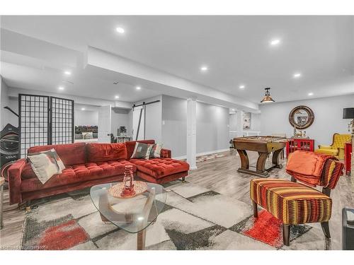 42 Ross Street, Caledonia, ON - Indoor Photo Showing Living Room