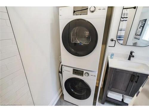 5 Florence Street, Hamilton, ON - Indoor Photo Showing Laundry Room